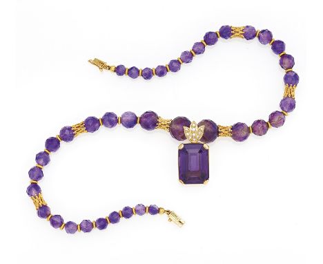 AMETHYST-BRILLANT-COLLIER. Material: 585/- Gelbgold, Punze. Gesamtgewicht: ca. 54,2 g. Maße: Länge 39,0 cm. Diamanten: 10 Bri
