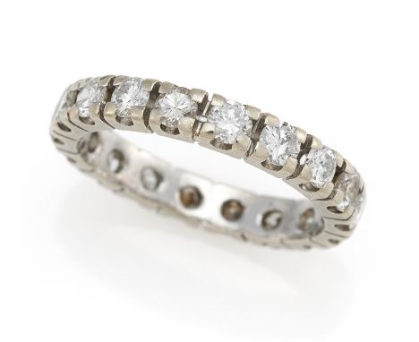 ETERNITY-RING. Herkunft: Deutschland. Datierung: Um 2000. Material: 585/- Weißgold, Punze. Gesamtgewicht: ca. 3,5 g. EU-RM: 5