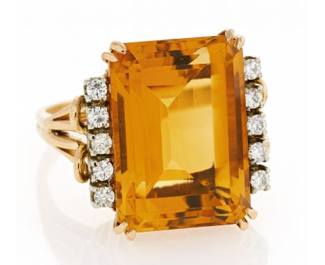 CITRIN-DIAMANT-RING. Datierung: Um 1950. Material: 585/- Gelbgold, getestet. Gesamtgewicht: ca. 11,5 g. EU-RM: 57. Diamanten: