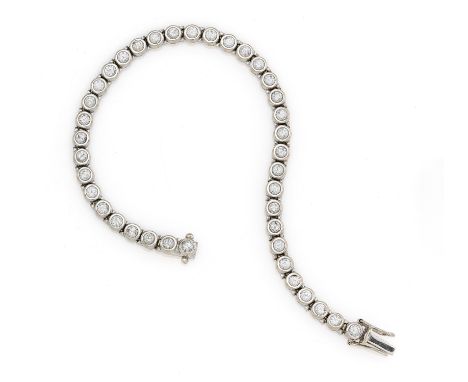 DIAMANT-ARMBAND. Herkunft: Deutschland. Datierung: Um 2000. Material: 750/- Weißgold, Punze. Gesamtgewicht: ca. 23,0 g. Maße: