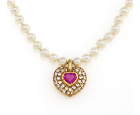 PERL-RUBIN-DIAMANT-COLLIER. Herkunft: Frankreich. Material: 750/- Gelbgold, Punze. Gesamtgewicht: ca. 13,0 g. Maße: Länge Ket