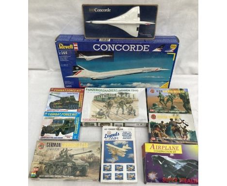 Model Kits: A collection of assorted plastic model kits and soldiers to include: Revell 1:44 scale Concorde kit unopened, bot