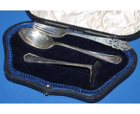 EARLY GEORGE V SILVER CHRISTENING SETmaker George Edward & Sons, Sheffield 1916, comprising a spoon and pusher, in original c