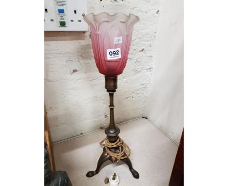 VINTAGE LAMP WITH RUBY STYLE SHADE 