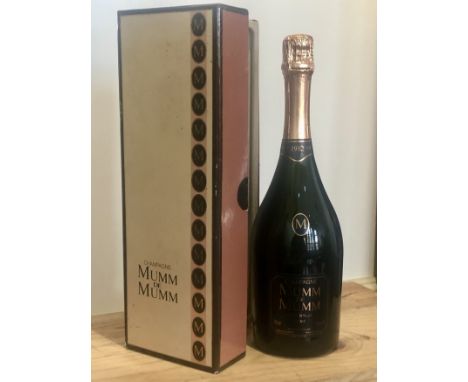 1 Bottle Fine Champagne Mumm de Mumm Vintage 1982 (less than 1cm. inverted) - perfect condition in presentation carton
&nbsp;