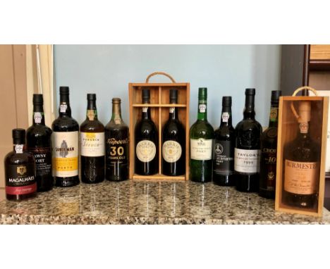 12 Bottles Mixed Lot White Port, Late Bottled Vintage Port and Fine Tawny Port to include Niepoort 30 Years Old comprising : 