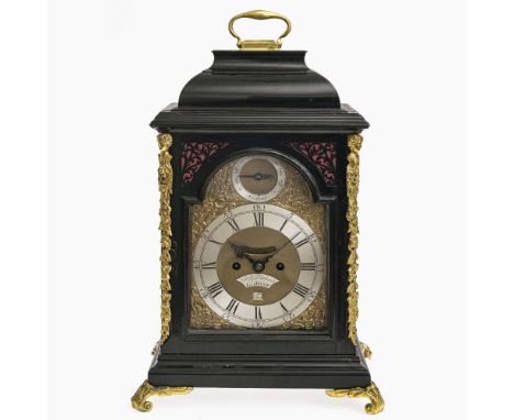 Bracket ClockLondon, 18. Jh. John Stephen Rimbault (1744 - 1785)Geschwärztes Holzgehäuse mit vergoldeten, tlw. ornamental dur