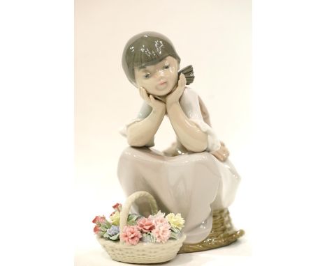 LLadro girl seated with a basket of flowers. No damage. P&amp;P Group 3 (£25+VAT for the first lot and £5+VAT for subsequent 