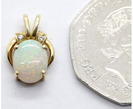 14ct gold opal pendant 1.4g H: 16 mm.  P&amp;P Group 1 (£14+VAT for the first lot and £1+VAT for subsequent lots) 