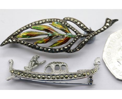 925 silver, marcasite and enamel set leaf brooch, L: 5.5 cm, 5g. P&amp;P Group 1 (£14+VAT for the first lot and £1+VAT for su