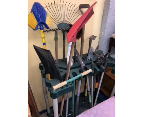 PLASTIC SHED GARDEN TOOL STORAGE UNIT WITH ASSORTED TOOLS, SNOW SHOVELS 