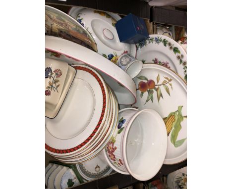 TWO CARTONS CONTAINING ROYAL WORCESTER EVESHAM PATTERN TABLEWARES, ASHWOOD PATTERN FLAN DISH, VARIOUS PLATES AND CROCKERY 
