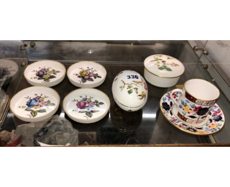 ROYAL WORCESTER IMARI FLOWERS CUP AND SAUCER, ROYAL WORCESTER PIN DISHES, WEDGWOOD EGG BOX AND COVER AND ONE OTHER