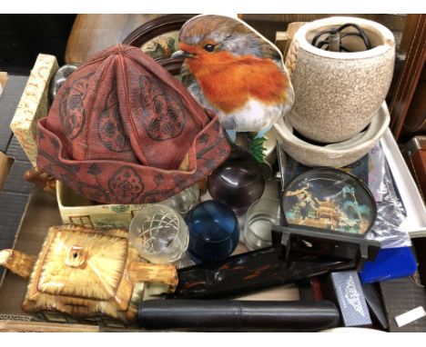 CARTON - COTTAGE TEA POT, OVAL PLAQUES, VINTAGE LEATHER NIGHT CAP, AND VARIOUS OTHER ITEMS 