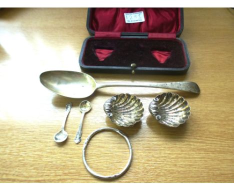 SILVER SALTS SET IN CASE WITH SILVER SPOON AND SILVER BANGLE TOTAL W: 2.99 OZT