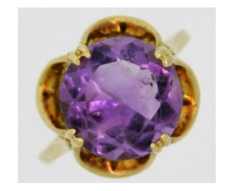 A 9ct gold ring set with amethyst, 3.3g size O/P