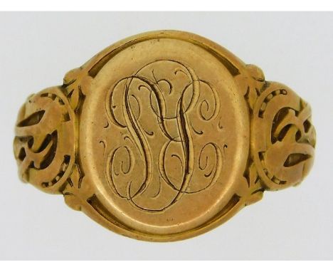 A 19thC. 14ct gold ring, owned by Blacksmith, Richard Scourey, who worked in Cornwall before moving to the USA, 8.6g, size U