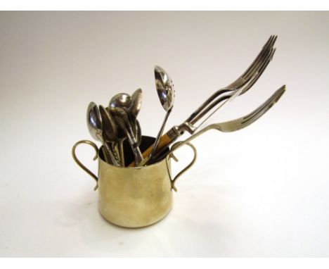 A group of EPNS sugar basin, butter trowel, three pickle forks, three mustard, six Apostle coffee spoons, and a sugar sifter 