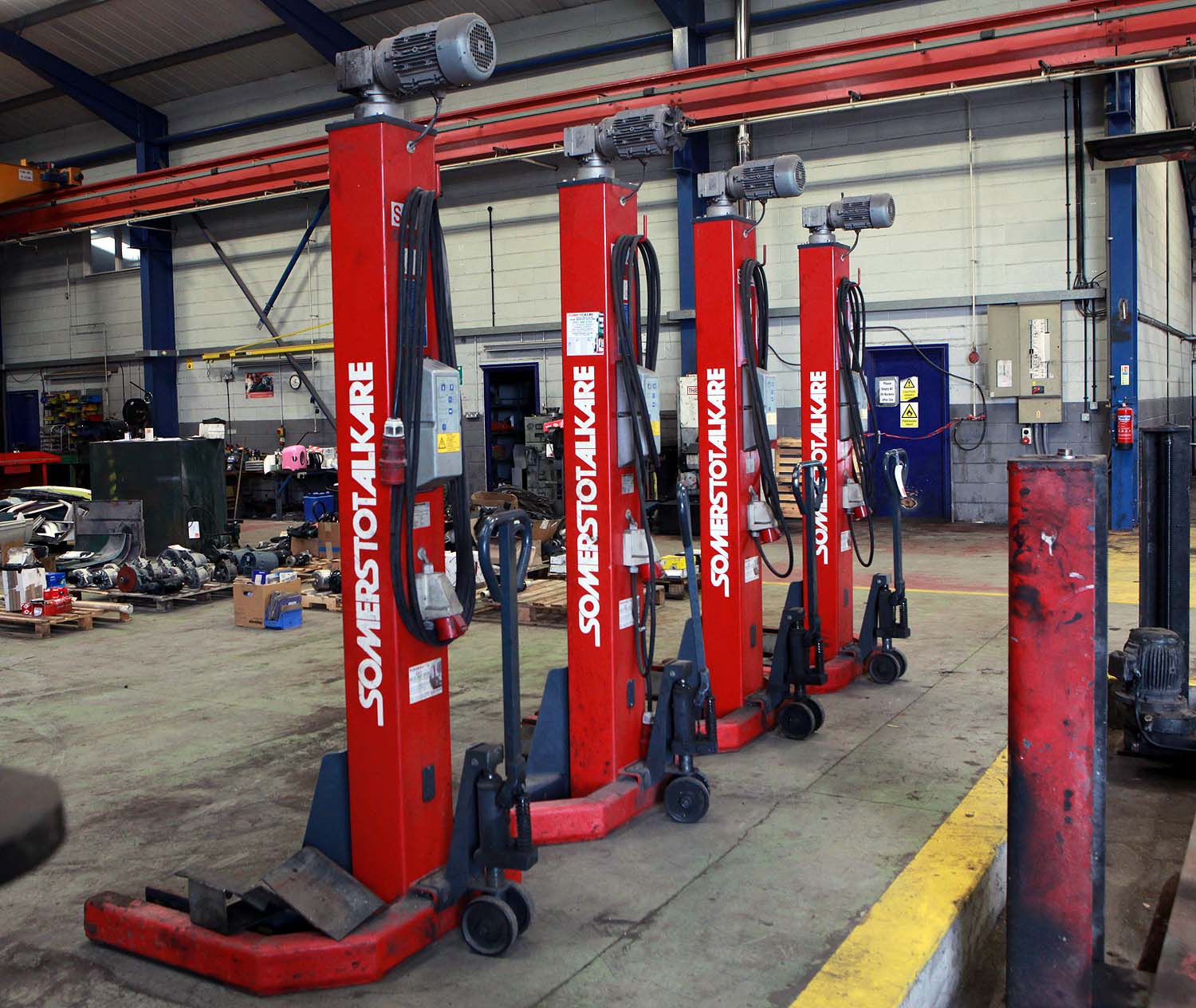 Set of 4 SOMERS Mobile Vehicle Lifts 5.5 ton capacity max lift 1.5 m