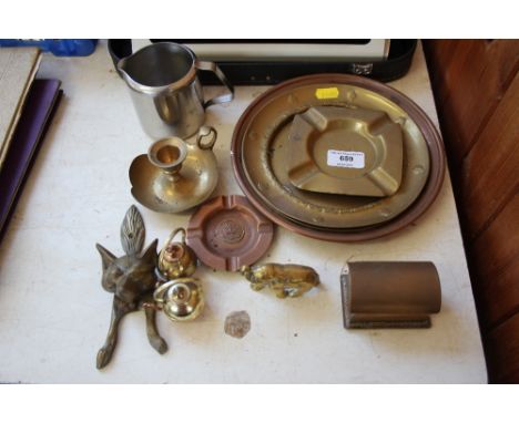 A small quantity of brassware items including a door knocker in the form of a fox; ash trays; elephant ornament etc. 