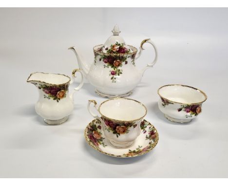 A Royal Albert Old Country Roses dinner and tea service. (73)