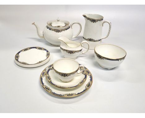 Aynsley tea service with floral border pattern. (42)