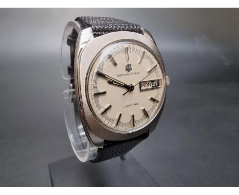 A vintage Universal Geneve 'Unisonic' stainless steel quartz wristwatch, 34mm, Case No. 853105, on replacement lizard strap. 