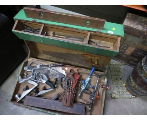 A large carpenters travel tool chest / box with contents, to include planes