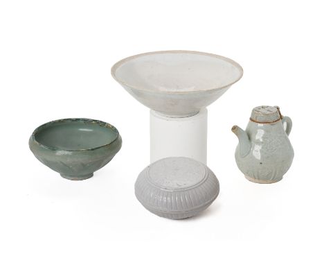 A GROUP OF FOUR SONG STYLE CERAMICS
Including a white glazed conical bowl, a moulded small ewer, a yun type bowl etc.
Largest