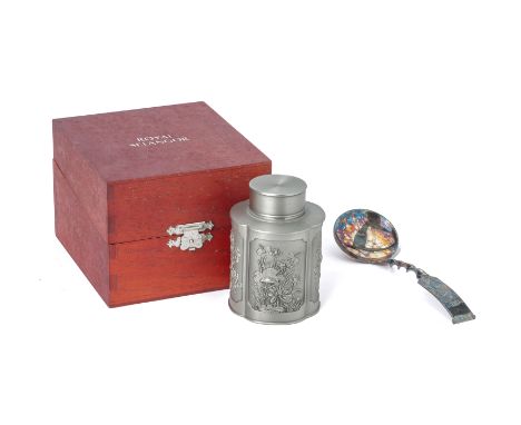 A NORWEGIAN SILVER SPOON AND A ROYAL SELANGOR TEA CADDY
The spoon mark of Brødrene Lohne, Bergen, 830 standard, the handle wi