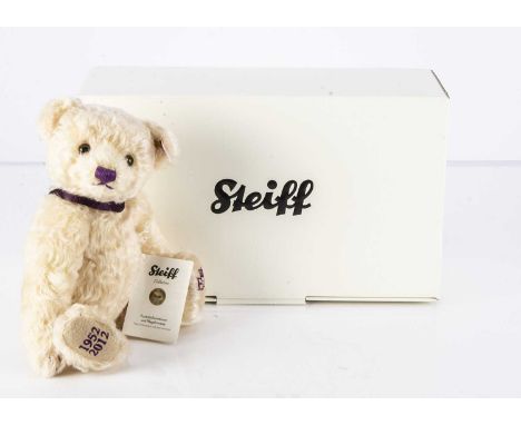 A Steiff limited edition Diamond Jubilee Teddy Bear, exclusive to Danbury Mint, 1316 for the year 2012, in original box with 