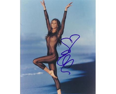 Elle Macpherson signed 10x8 colour photograph. Macpherson born 29 March 1964 is an Australian model, businesswoman, televisio