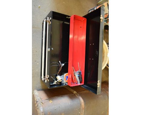 METAL TOOLBOX AND CONTENTS