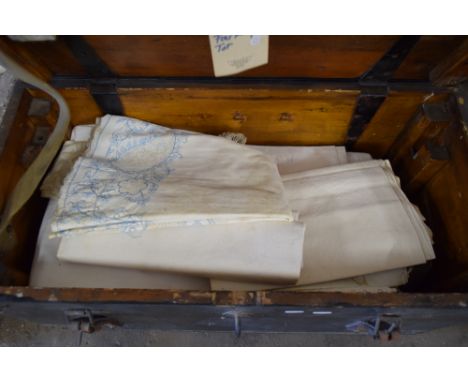 PINE TRUNK CONTAINING VARIOUS LINEN