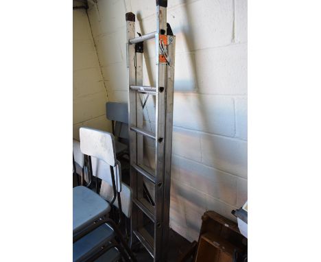 ALUMINIUM STEP LADDER