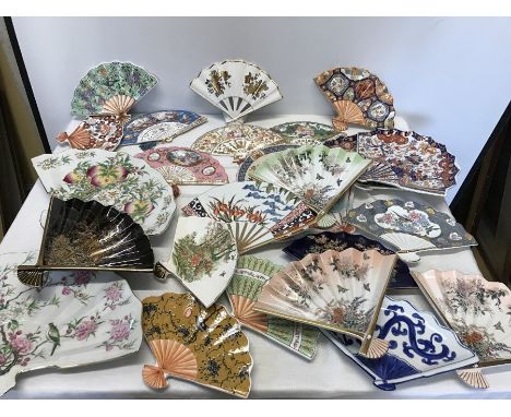 A large quantity of ceramic fans to include four 'The Fans of the Fitzwilliam Museum' by Compton and Woodhouse 1995, Saji Jap