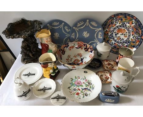 Miscellaneous ceramics to include Wedgwood plates and table lighter, Aynsley dish, Masons ironstone bowl and two ashtrays, ja