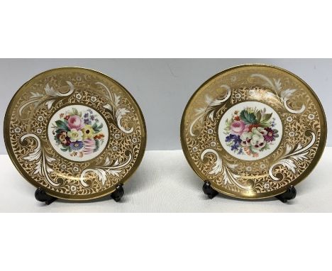 A pair of G.L. Ashworth plates, 20cms d in good condition. 