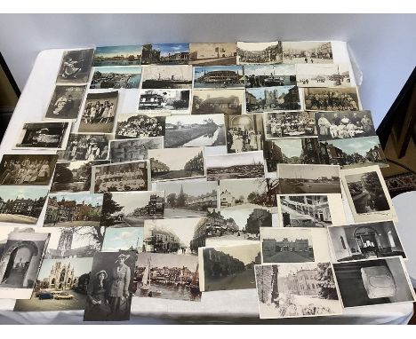 A quantity of vintage postcards to include views of Howden, Withernsea, Bridlington, Cottingham, SS Zealandic, Hull, Beverley