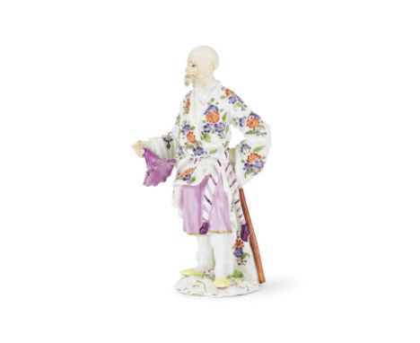 Statuette en porcelaine de Meissen répresentant un homme japonais, circa 1750A Meissen figure of a Japanese man, circa 1750Mo