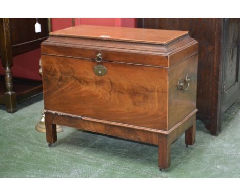 A George III mahogany cellaret, of rectangular form, caddy top, c1810