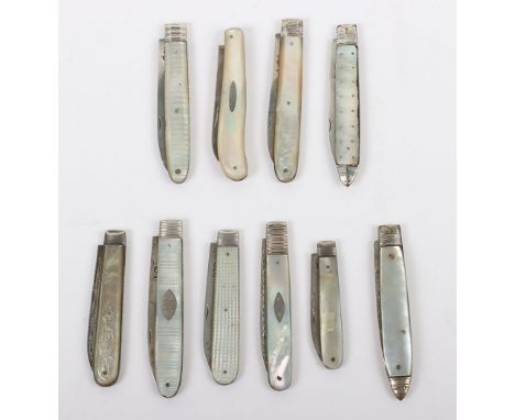 Ten Georgian silver and mother of pearl folding fruit knives, blades hallmarked, Atkin &amp; Oxley, Sheffield 1832, various d
