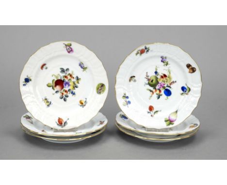 Sechs Brotteller, Herend, Marke nach 1967, Form Ozier, mit polychromer Bemalung, Früchte, Pilze und Blumen, Goldrand, Ø 15,5 