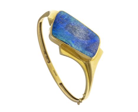 Boulder-Opal-Armreif GG 585/000 mit einem sehr feinen großen Boulder-Opal 34 x 21 mm mit lebhaftem grün-blauem Farbenspiel, K