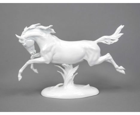 Springendes Pferd, Rosenthal, Marke nach 1969, Entwurf von Max Herrmann Fritz 1933/34, u. bez., Modellnr. 772-1, weiß, H. 31 