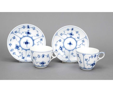Paar Kaffeetassen mit Untertassen, Royal Copenhagen, 20. Jh, Dekor Musselmalet, Modellnr. 2162, H. 7 cm