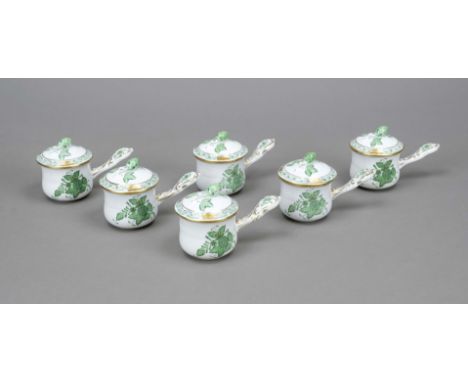 Sechs Deckeltassen mit Stiel für Gourmetsüppchen oder Dessert, Herend, Marke 1976, Modell Ozier, Dekor Apponyi in Grün, zierv