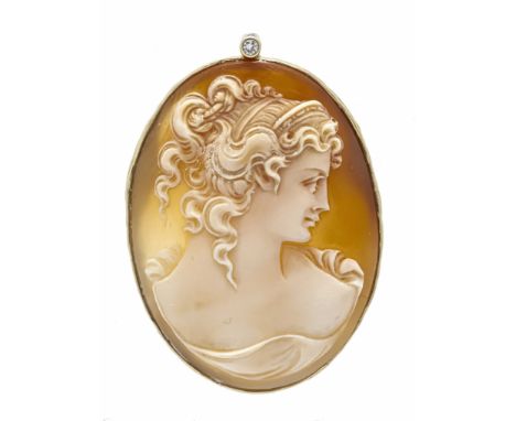Gemmen-Anhänger / -Brosche GG 585/000 mit einer ovalen fein mit einem Damen-Portrait geschnittenen Muschel-Gemme 45 x 34 mm u