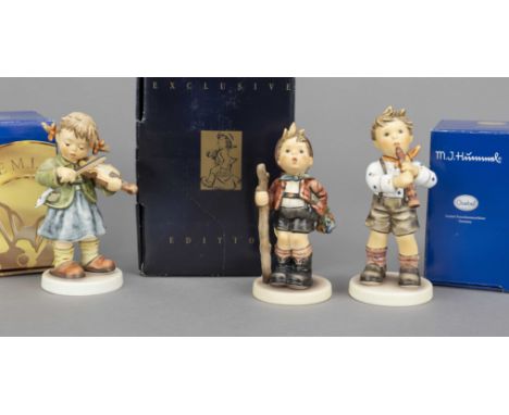 Konvolut aus 3 Hummelfiguren, Goebel, darunter: ''In die weite Welt'', Exclusive Edition 1995/96, 1993, sign., polychrom bema