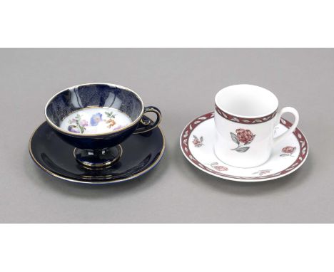 Zwei Mokkatassen mit UT, zylindrische Tasse mit Ohrenhenkel, Rosenthal, nach 1957, H. 6 cm, Tasse, Thüringen, Blumendekor , k